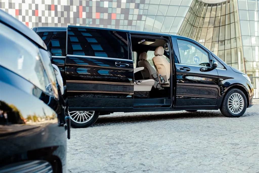 Jak wygląda transfer z lotniska do hotelu - uniknij stresu i kosztów