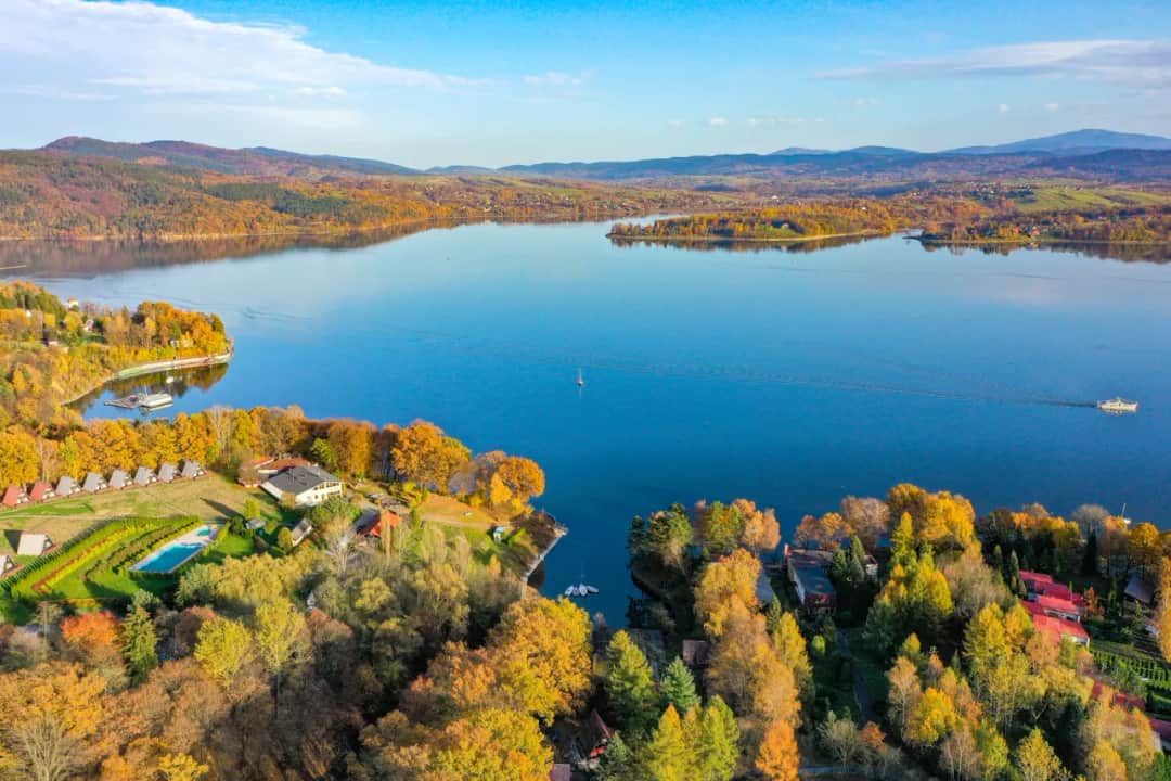 Jezioro Dobrowieckie Wielkie - tajemnice, atrakcje i lokalne skarby