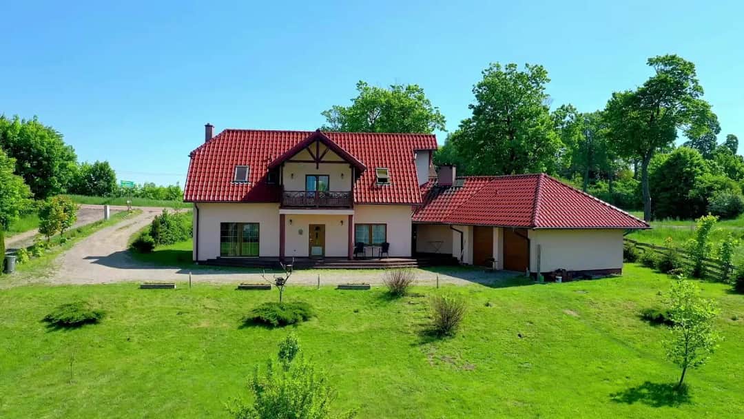 Sprzedam dom nad jeziorem z linią brzegową w warmińsko-mazurskim - spełnij marzenie o własnym raju