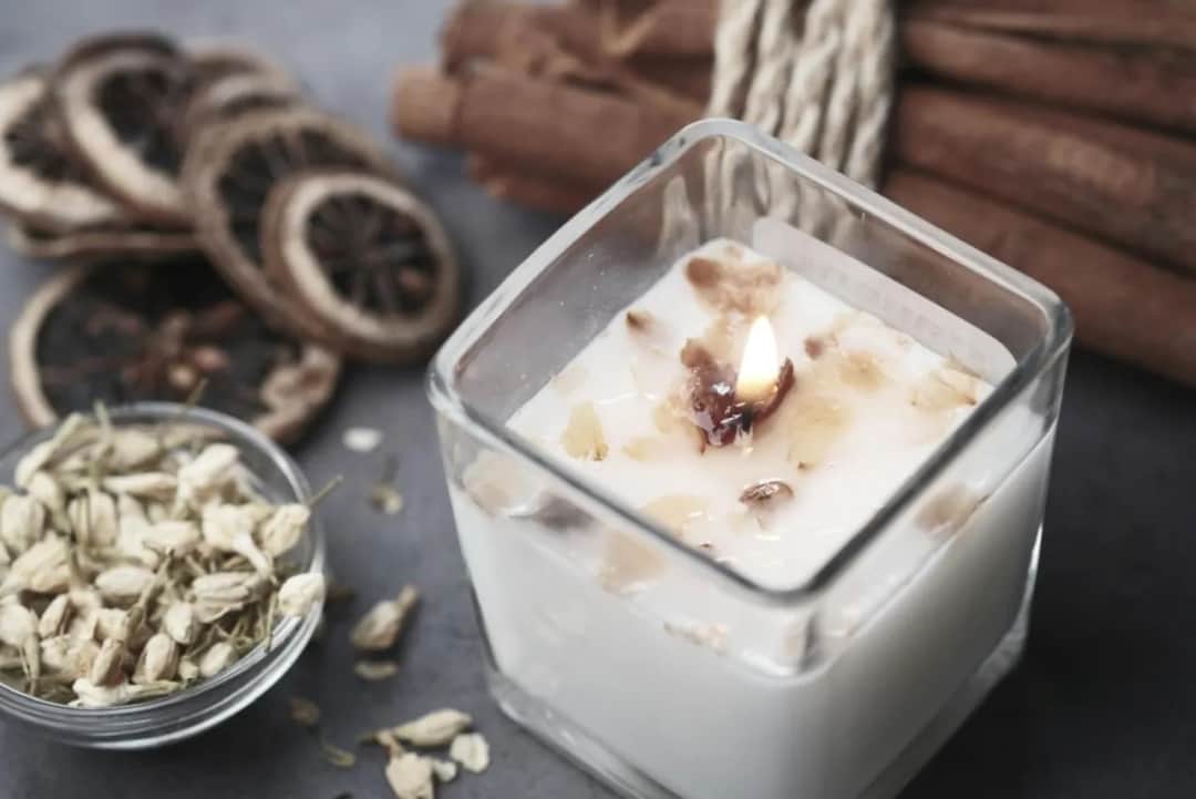 Świece spa: Jak wybrać idealne zapachy dla relaksu i atmosfery