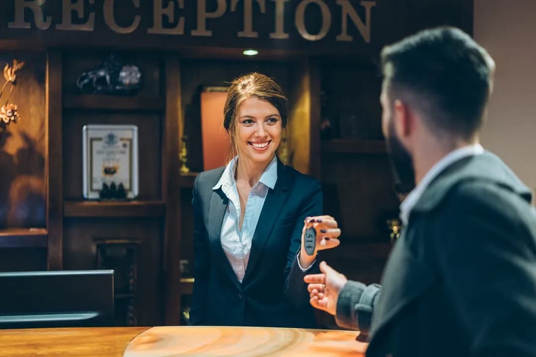 Czy wychodząc z hotelu zostawia się klucz? Oto co musisz wiedzieć